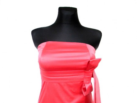 puzdrové šaty s mašľou